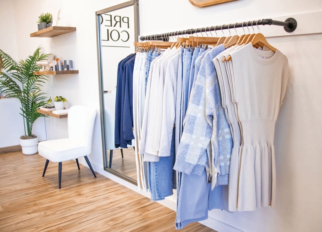 Small Cloth Shop Interior Design Ideas in 2023